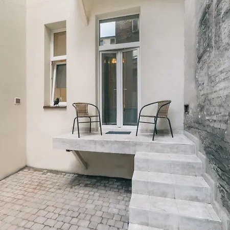 Cozy In Jewish Quarter By Apart Service